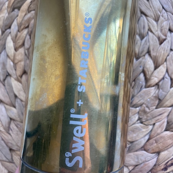 Swell x Starbucks 25oz water bottle - Picture 2 of 4